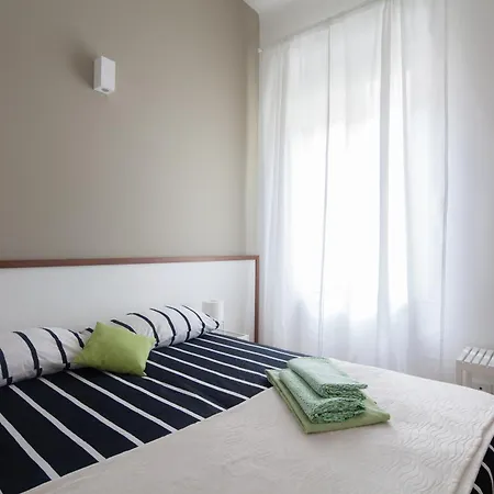 Appartement Cv5 - Center - Wide Modern Walking Distance To The Station To Cinque Terre And 5 Mins Walk To The Center - Big Terrace On The Roofs *