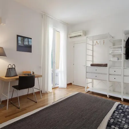 Cv5 - Center - Wide Modern Walking Distance To The Station To Cinque Terre And 5 Mins Walk To The Center - Big Terrace On The Roofs