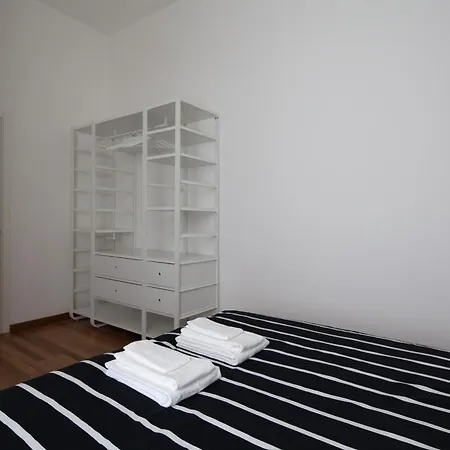 Διαμέρισμα Cv5 - Center - Wide Modern Walking Distance To The Station To Cinque Terre And 5 Mins Walk To The Center - Big Terrace On The Roofs
