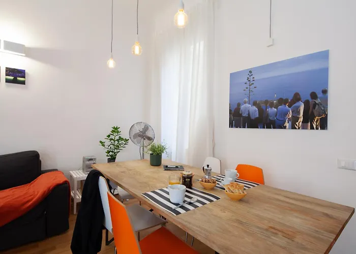 Cv5 - Center - Wide Modern Walking Distance To The Station To Cinque Terre And 5 Mins Walk To The Center - Big Terrace On The Roofs