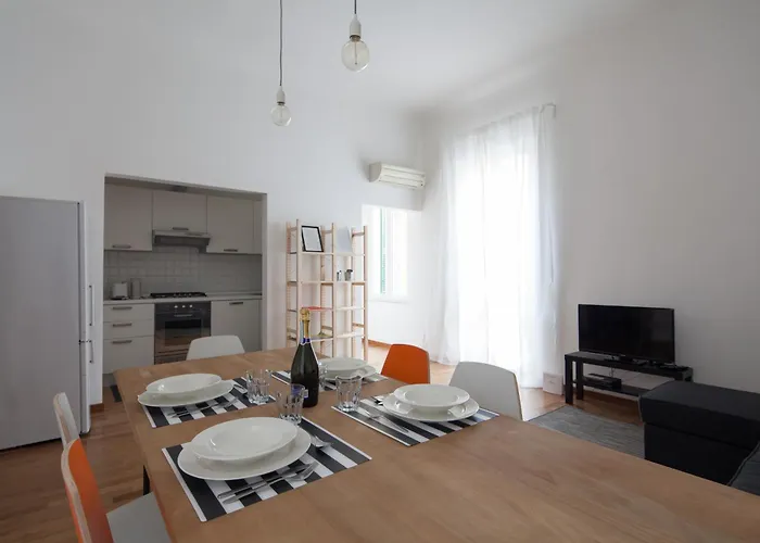 شقة Cv5 - Center - Wide Modern Walking Distance To The Station To Cinque Terre And 5 Mins Walk To The Center - Big Terrace On The Roofs