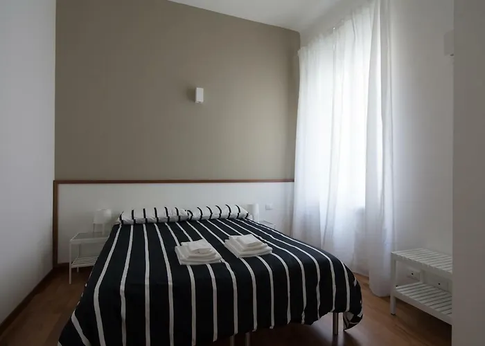 Cv5 - Center - Wide Modern Walking Distance To The Station To Cinque Terre And 5 Mins Walk To The Center - Big Terrace On The Roofs