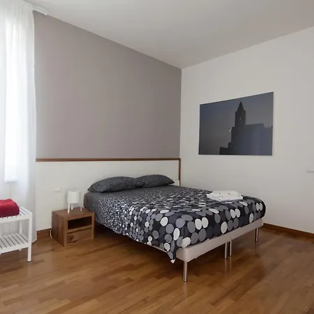 Cv5 - La Spezia City Center - Wide Modern Apartment Walking Distance To The Station To Cinque Terre And 5 Mins Walk To The City Center - Big Terrace On The Roofs Apartmán