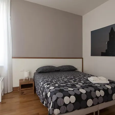 Cv5 - Center - Wide Modern Walking Distance To The Station To Cinque Terre - Big Terrace On The Roofs * La Spezia