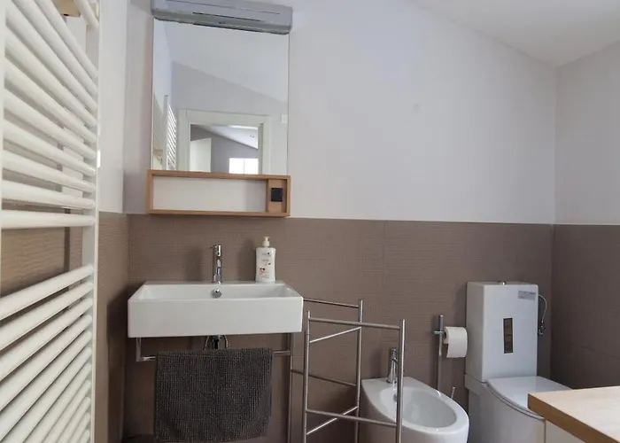 Cv5 - Center - Wide Modern Walking Distance To The Station To Cinque Terre And 5 Mins Walk To The Center - Big Terrace On The Roofs Λα Σπέτσια